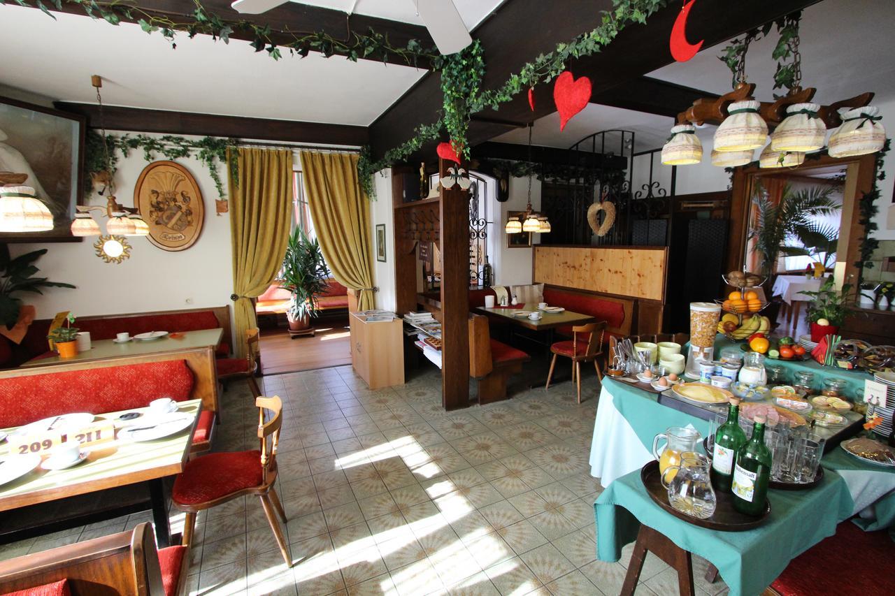 Hotel Pension Leiner Neusiedl am See Buitenkant foto