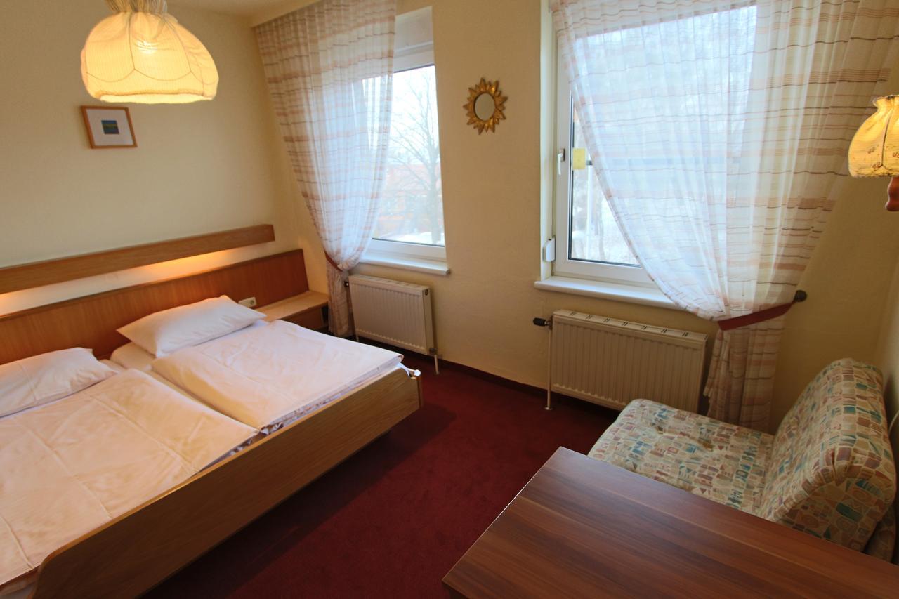 Hotel Pension Leiner Neusiedl am See Buitenkant foto
